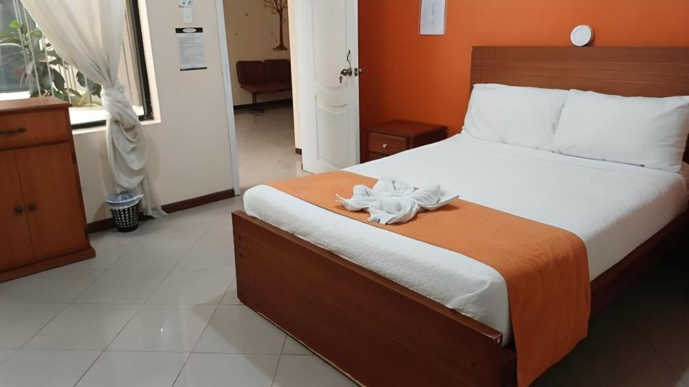 איבארה Hotel Miraflores מראה חיצוני תמונה